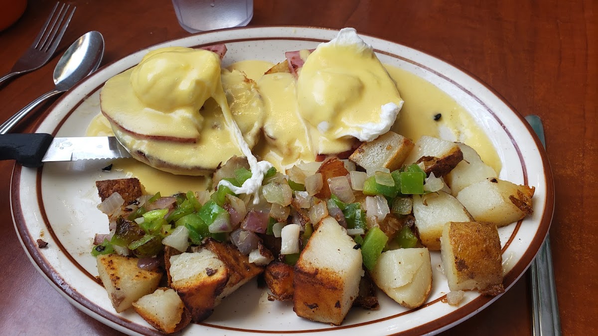 Evergreen Cafe & Racoon Saloon-10